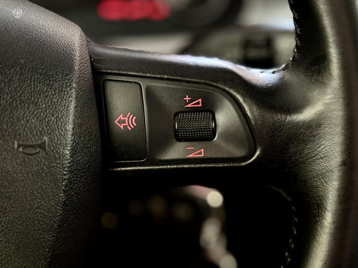 Audi A4 2008 — photo 12