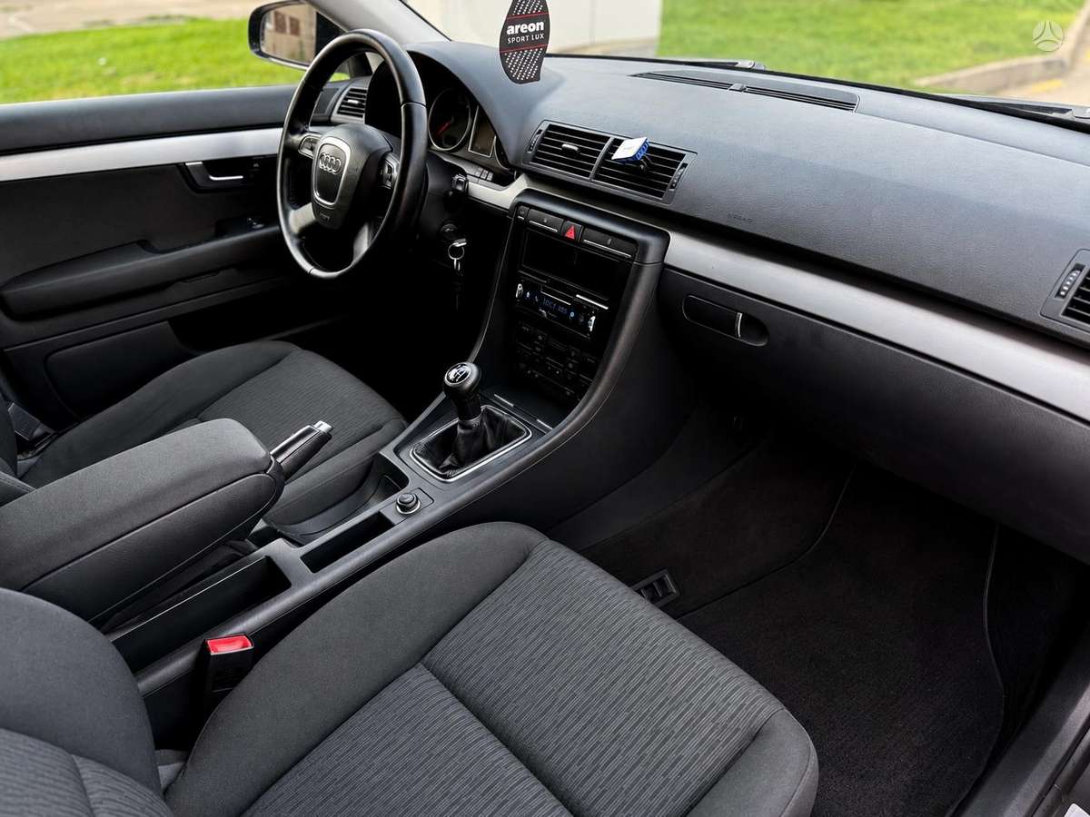 Audi A4 2008 — photo 21