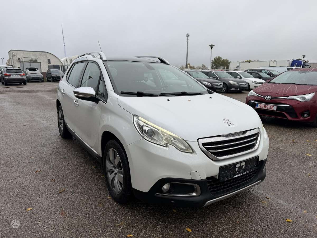 Peugeot 2008 2013 — салон
