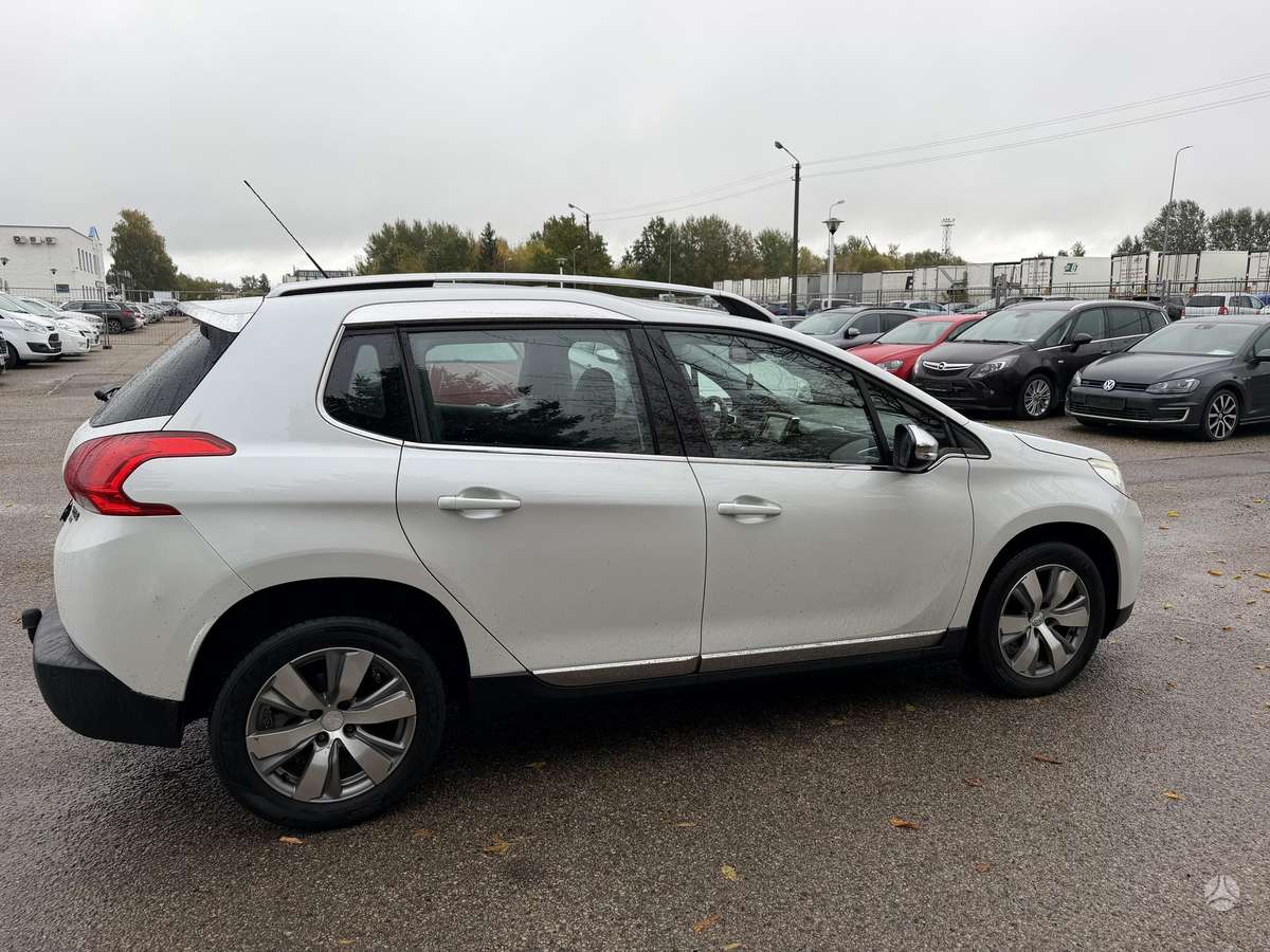 Peugeot 2008 2013 — двигун 1560 cm³, 92 HP (68kW)