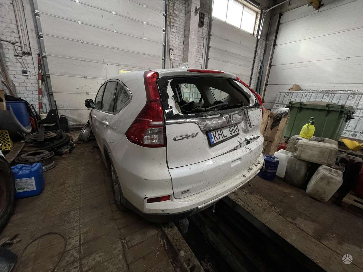 Honda CR-V 2015 — engine 1597 cm³, 160 HP (118kW)