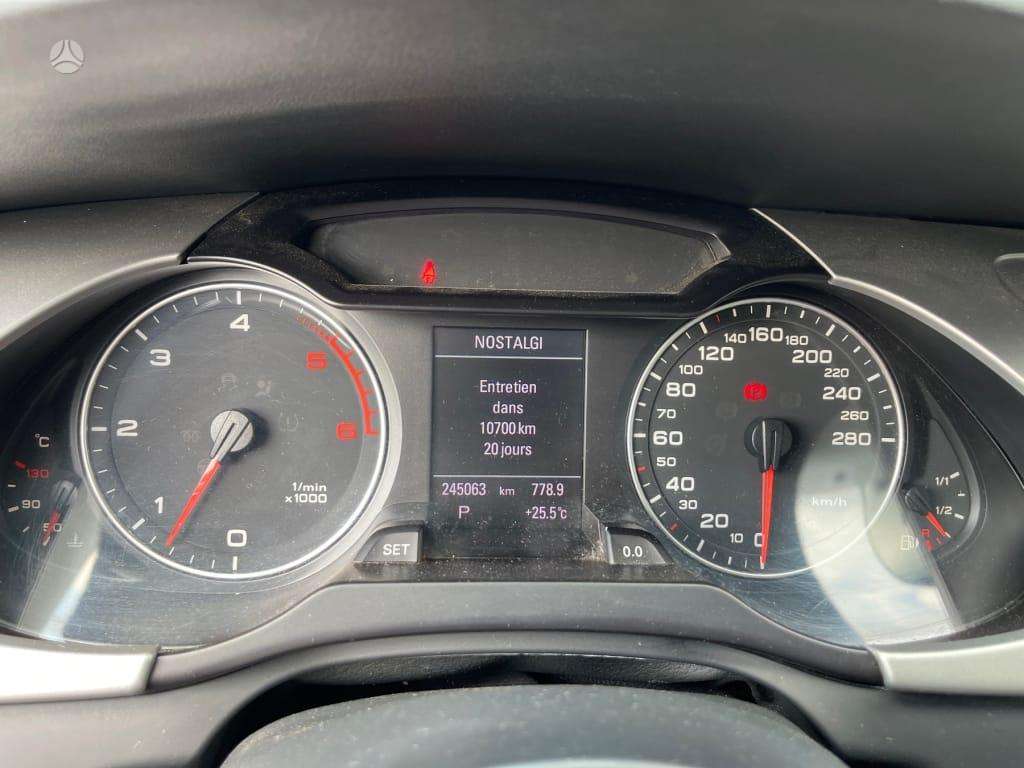 Audi A4 2010 — вигляд ззаду