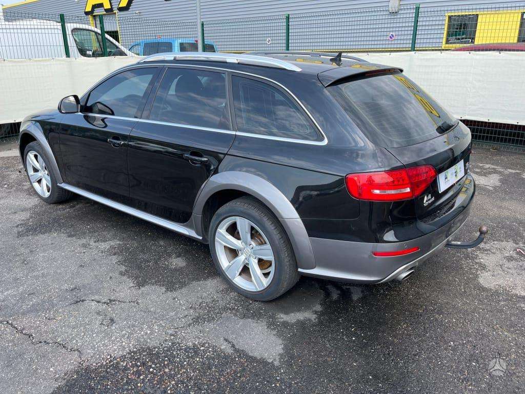 Audi A4 2010 — двигун 2967 cm³, 239 HP (176kW)