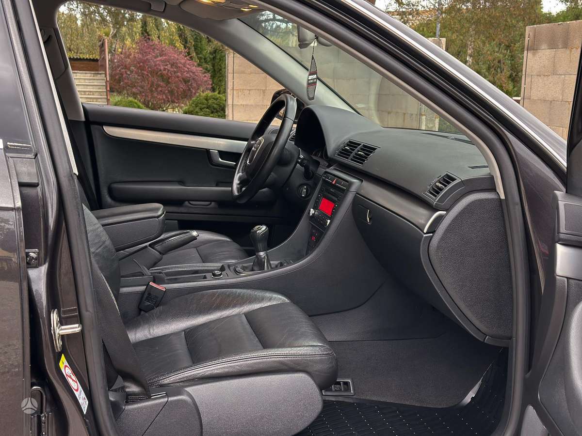 Audi A4 2007 — photo 24