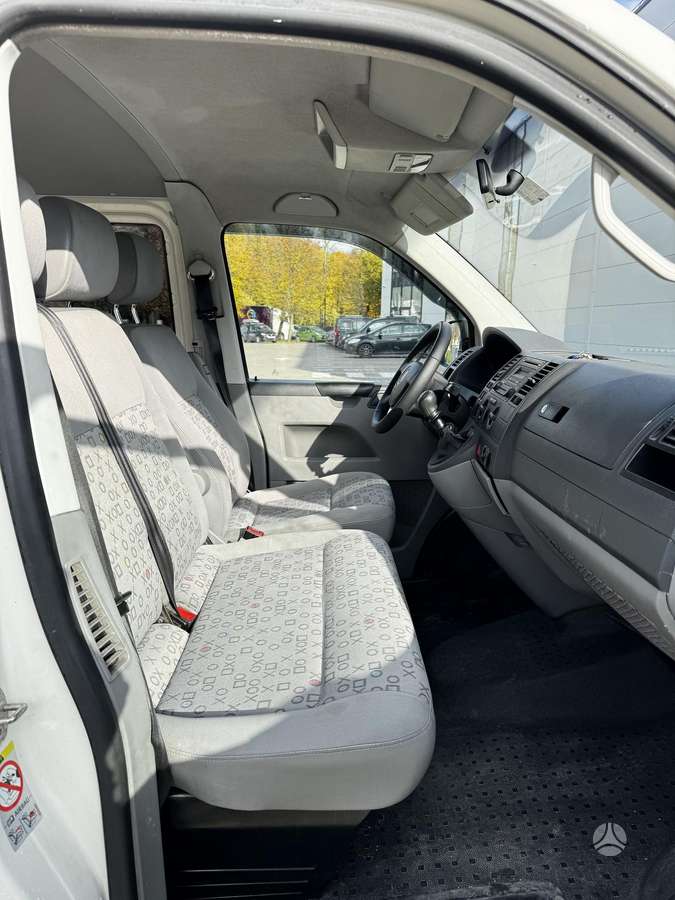 Volkswagen Transporter 2008 — photo 11
