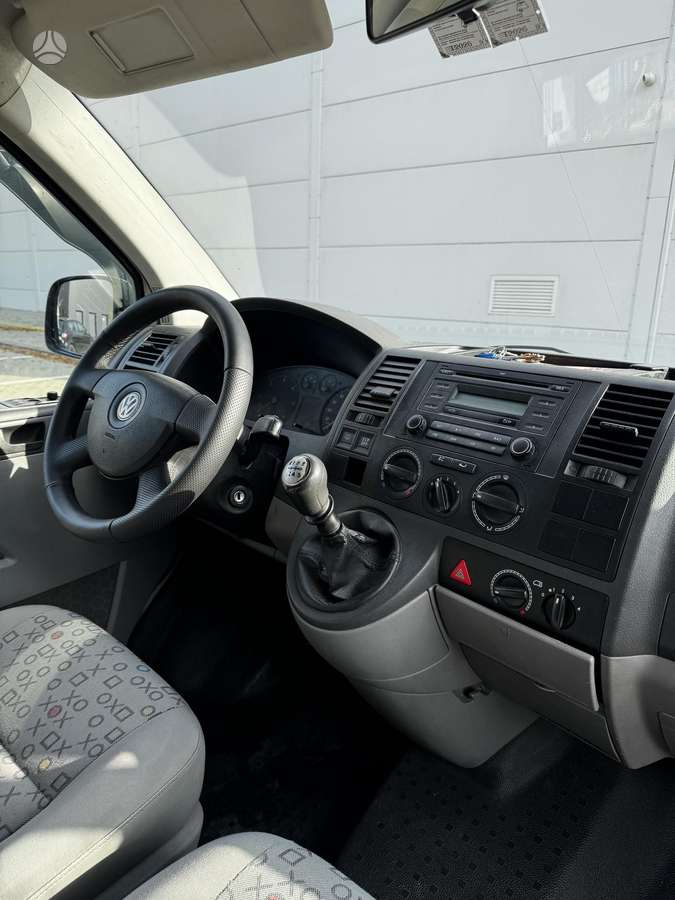 Volkswagen Transporter 2008 — photo 12