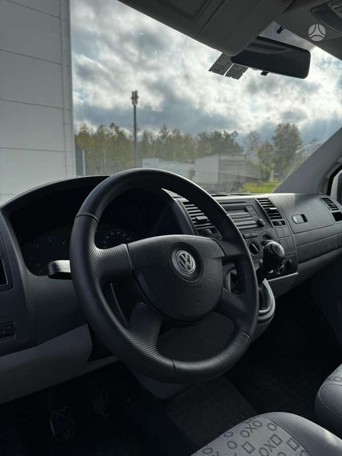 Volkswagen Transporter 2008 — photo 17