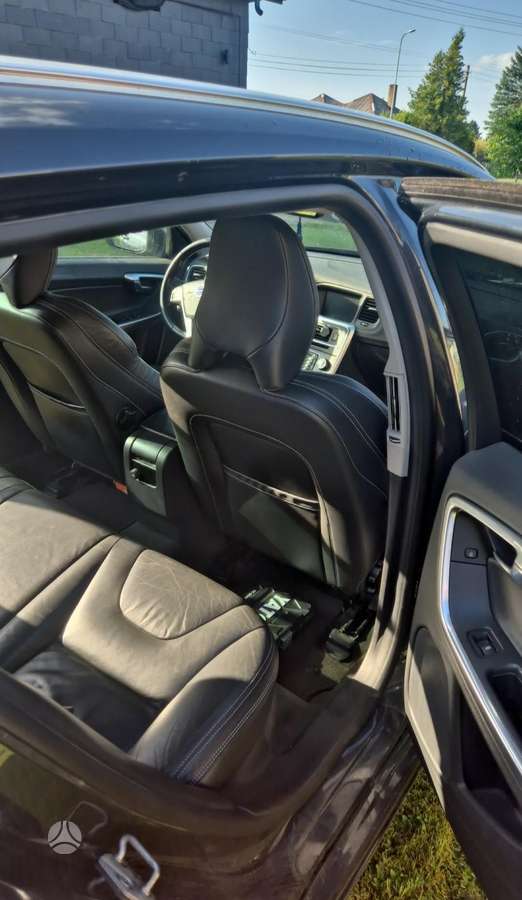 Volvo V60 2014 — photo 10
