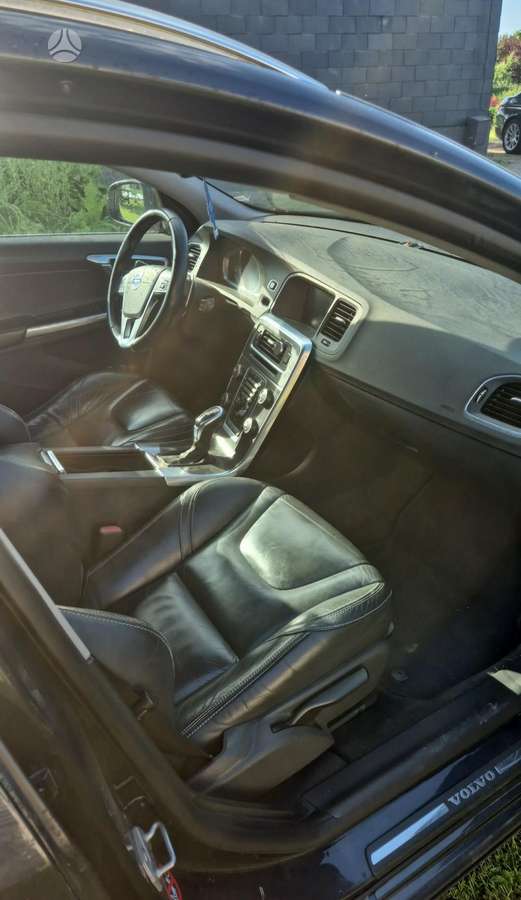 Volvo V60 2014 — photo 11