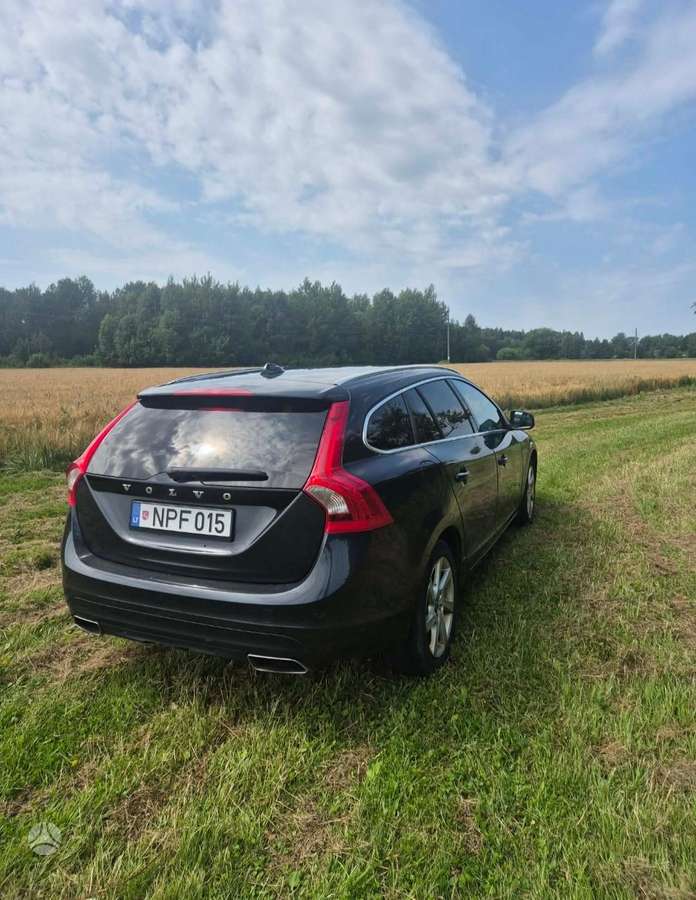 Volvo V60 2014 — rear view