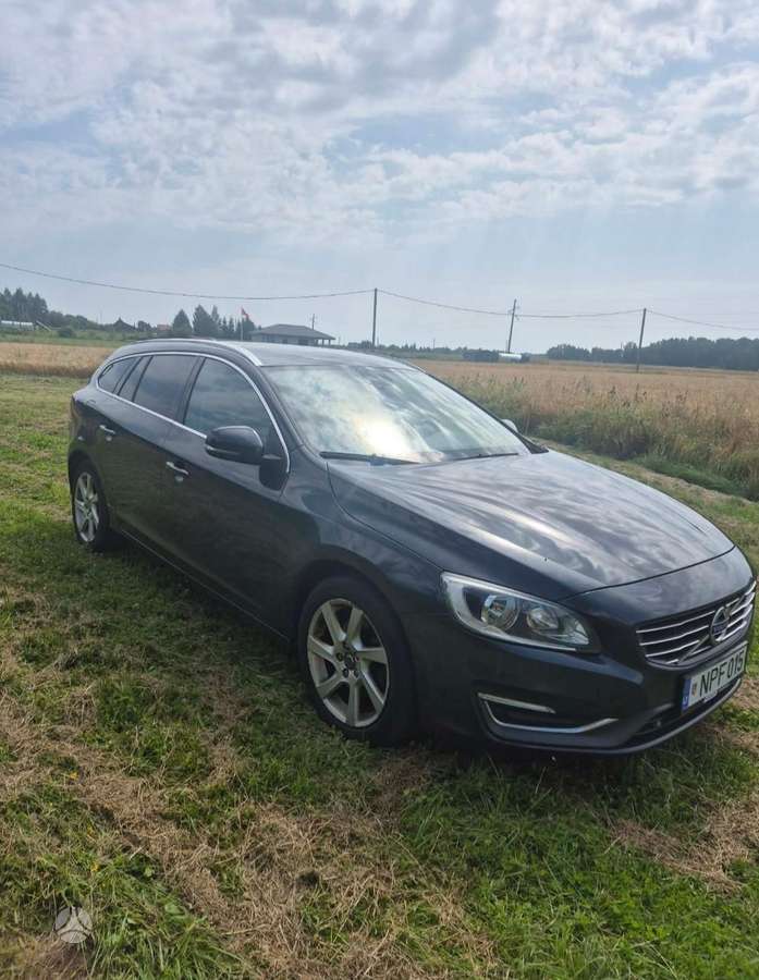 Volvo V60 2014 — interior