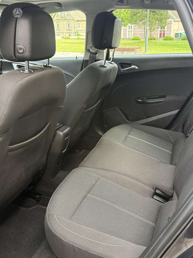 Opel Astra 2013 — photo 25