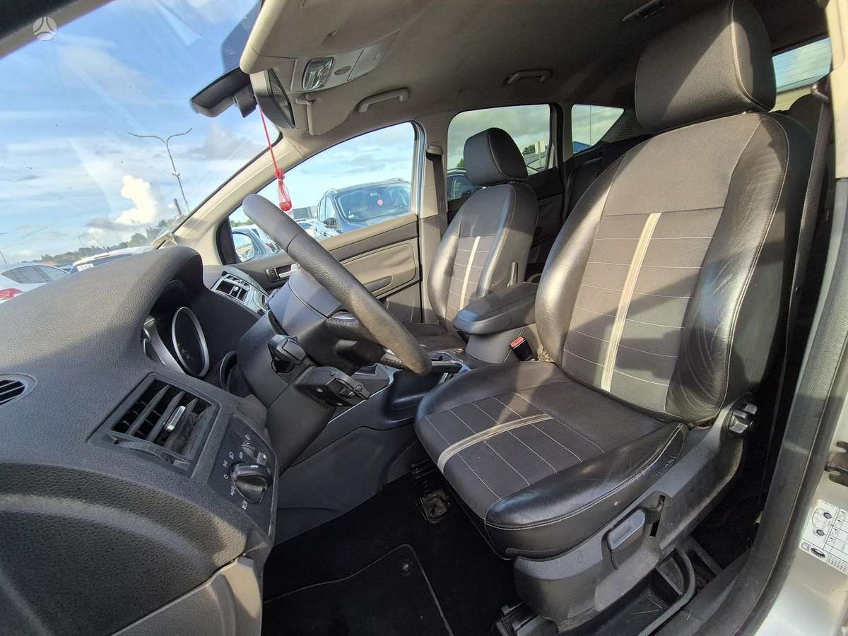 Ford Kuga 2009 — photo 8