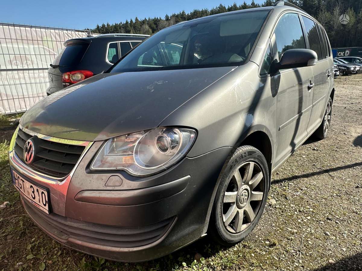 Volkswagen Touran 2007 — rear view