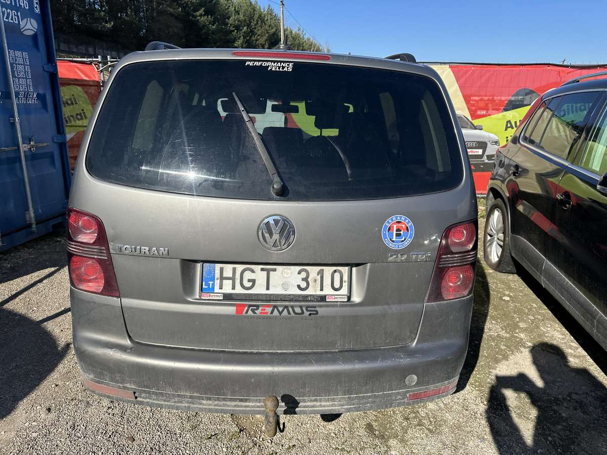 Volkswagen Touran 2007 — engine 1968 cm³, 140 HP (103kW)