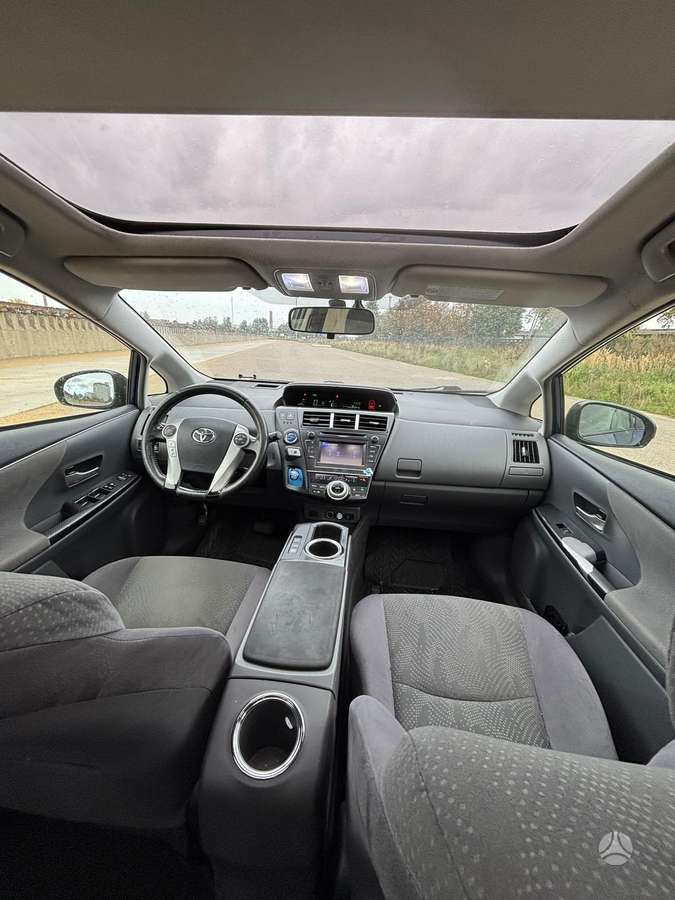 Toyota Prius+ 2013 — photo 12