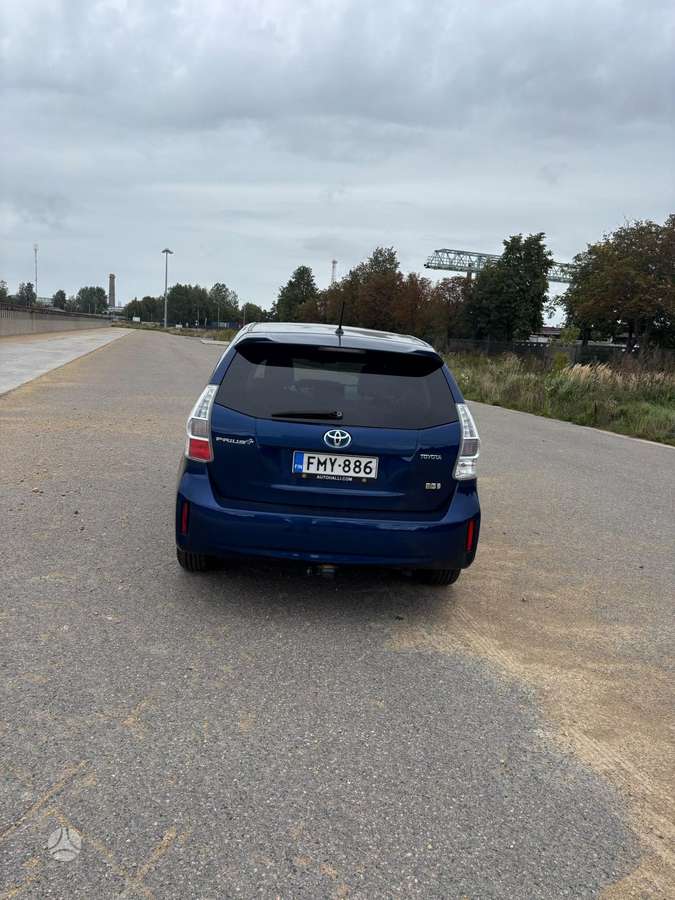Toyota Prius+ 2013 — photo 14
