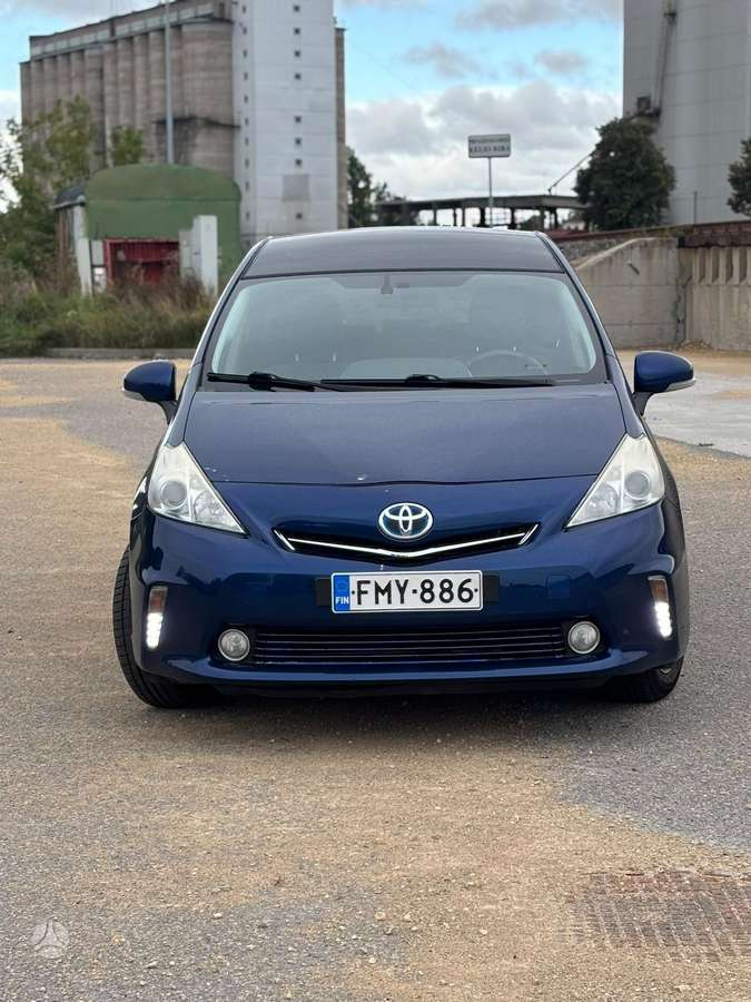 Toyota Prius+ 2013 — rear view