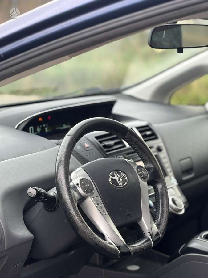Toyota Prius+ 2013 — photo 6
