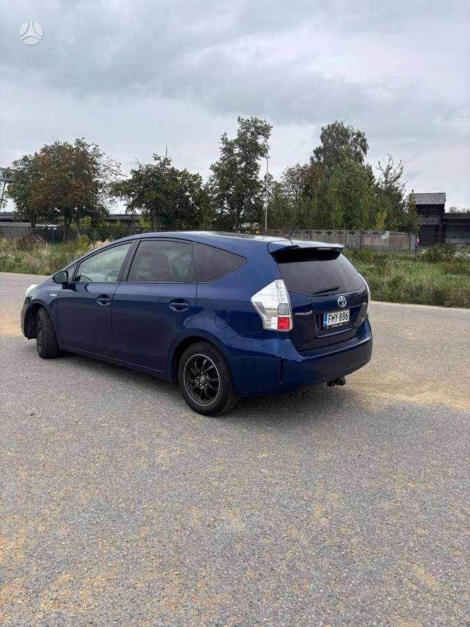 Toyota Prius+ 2013 — photo 9