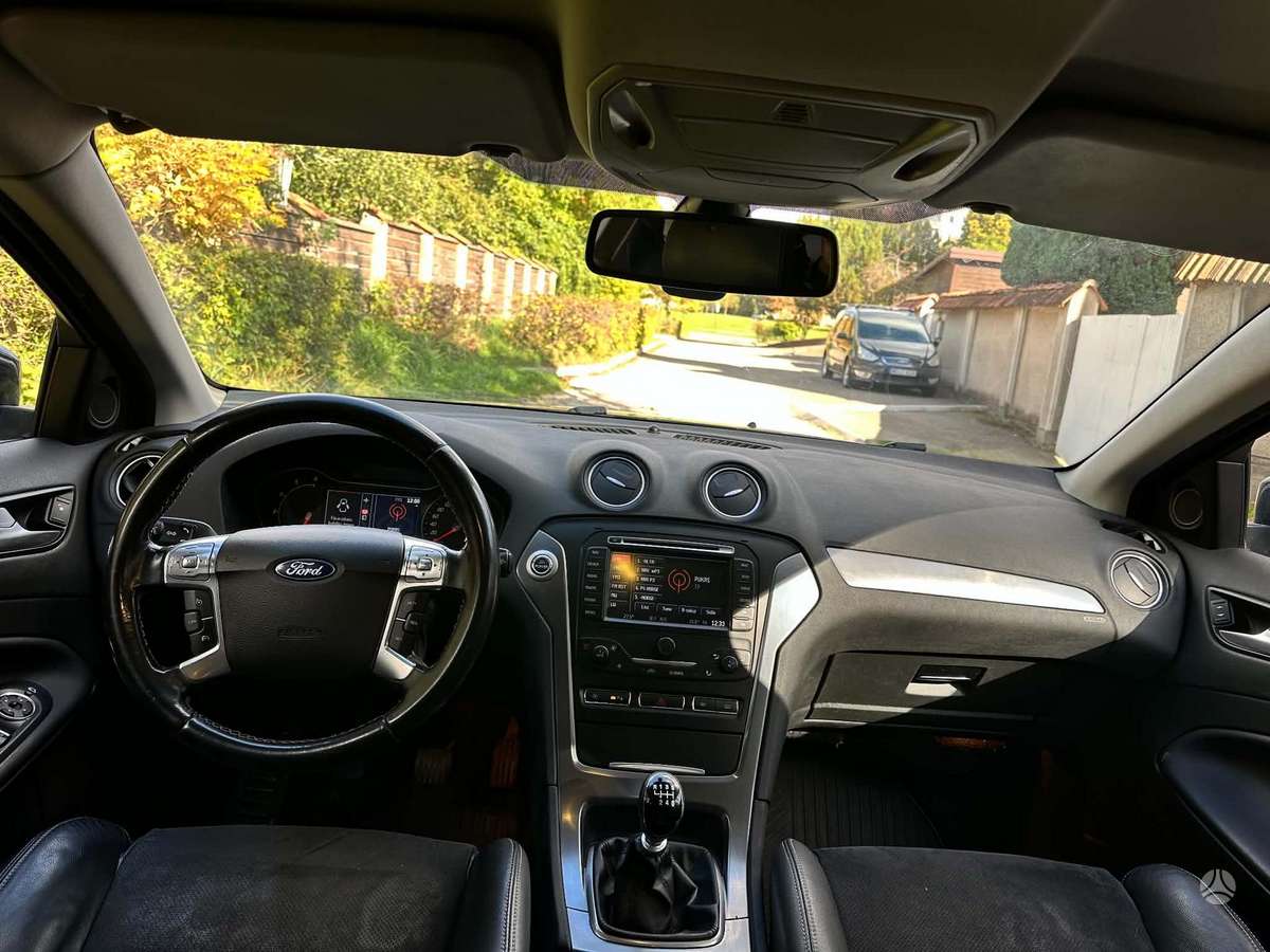 Ford Mondeo 2013 — photo 11