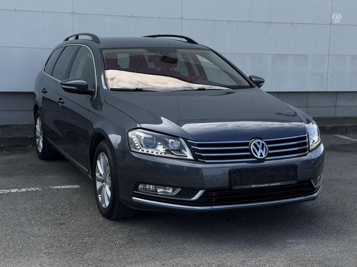 Volkswagen Passat 2012 — салон