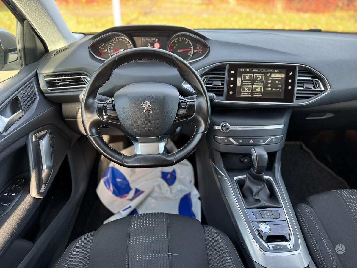 Peugeot 308 2015 — photo 10