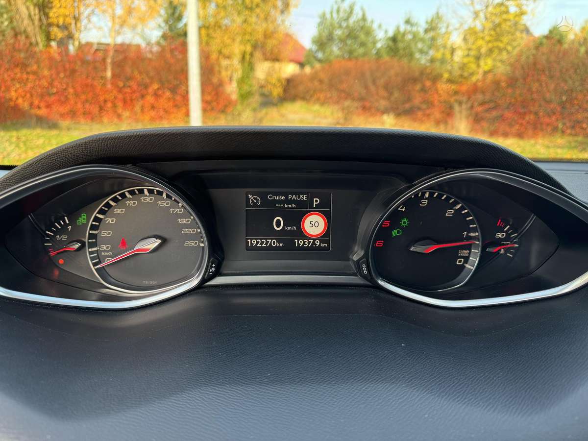 Peugeot 308 2015 — photo 13