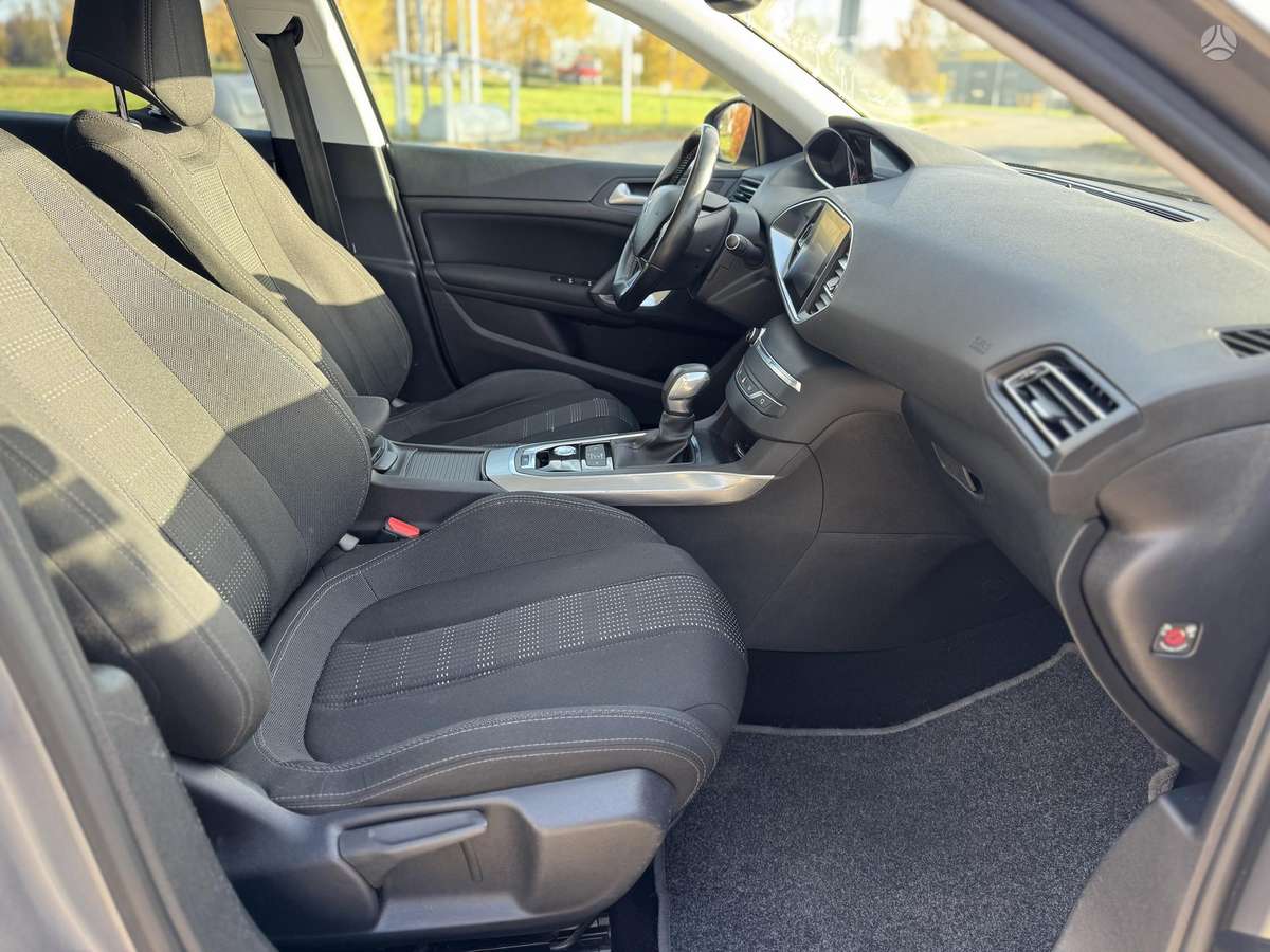 Peugeot 308 2015 — photo 15