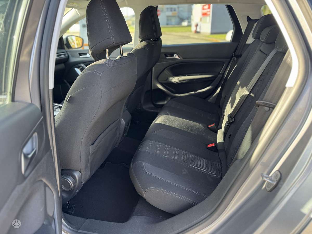Peugeot 308 2015 — photo 16