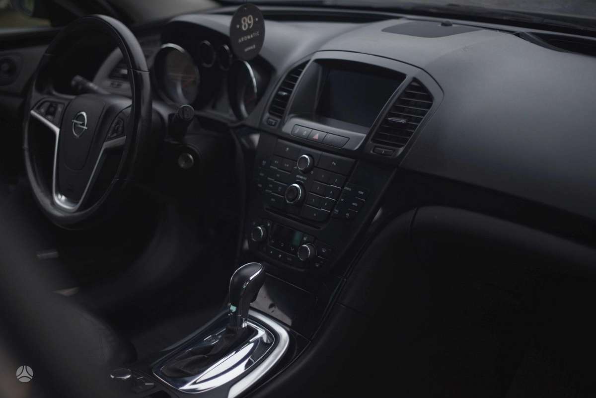 Opel Insignia 2010 — фото 11