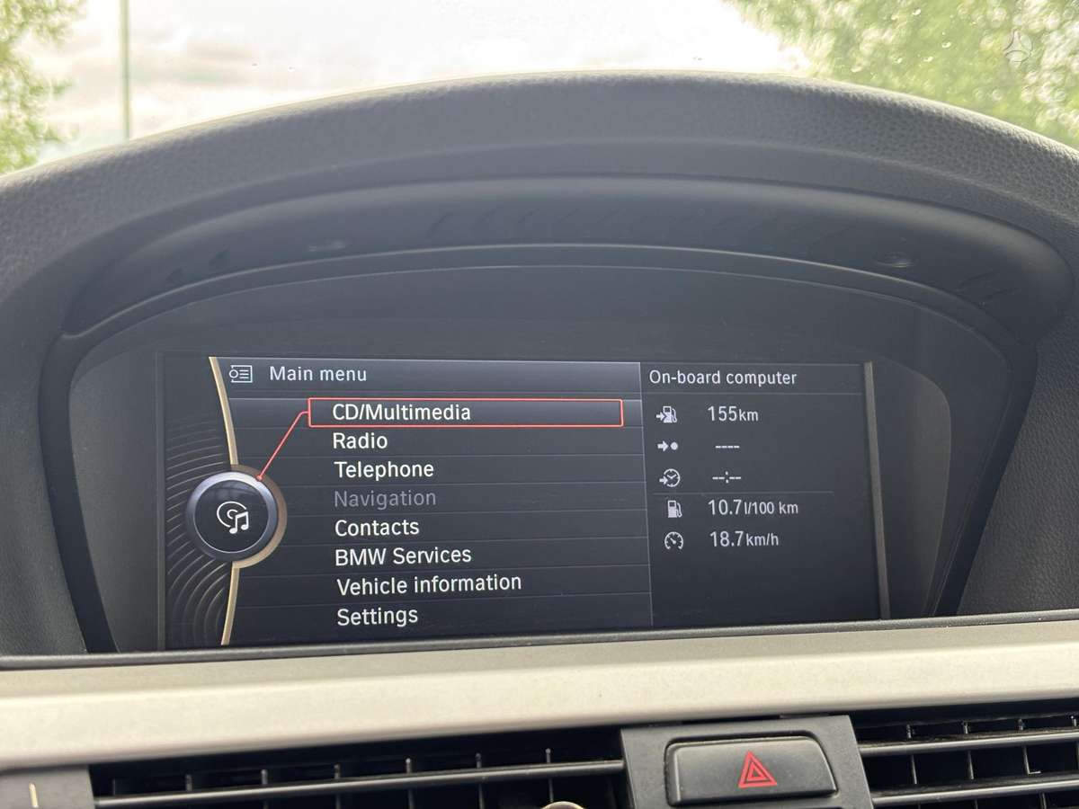 BMW 320 2008 — photo 13