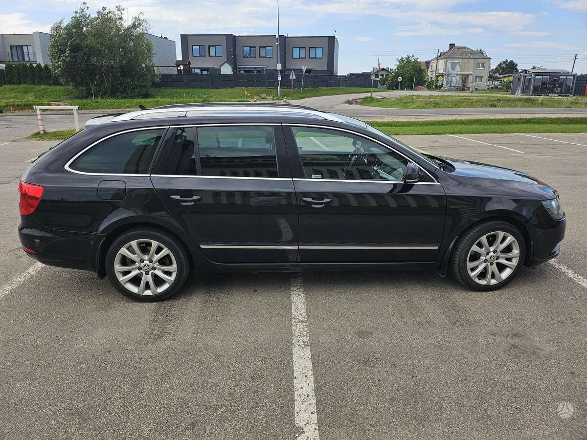 Skoda Superb 2014 — interior