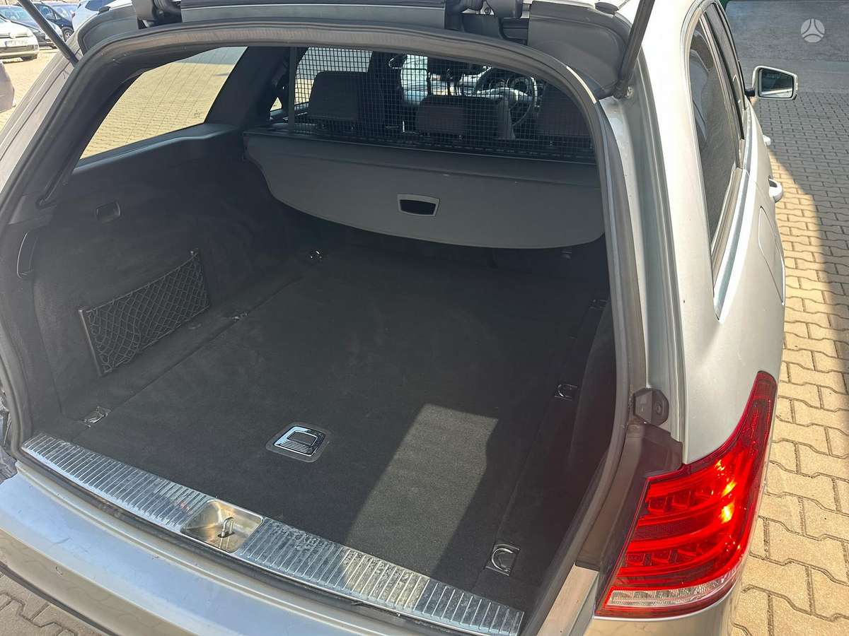 Mercedes-Benz E220 2015 — фото 10