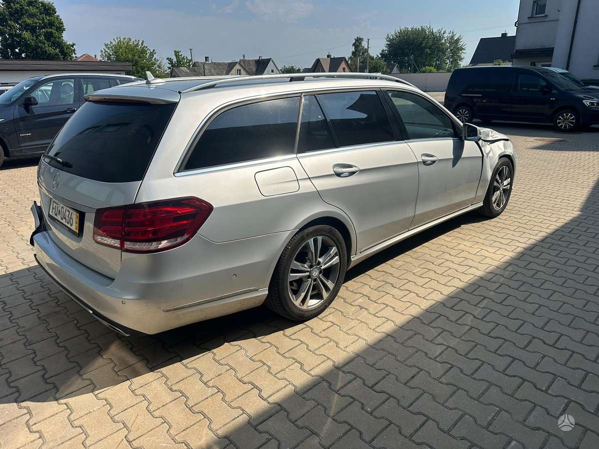 Mercedes-Benz E220 2015 — двигун 2143 cm³, 170 HP (125kW)