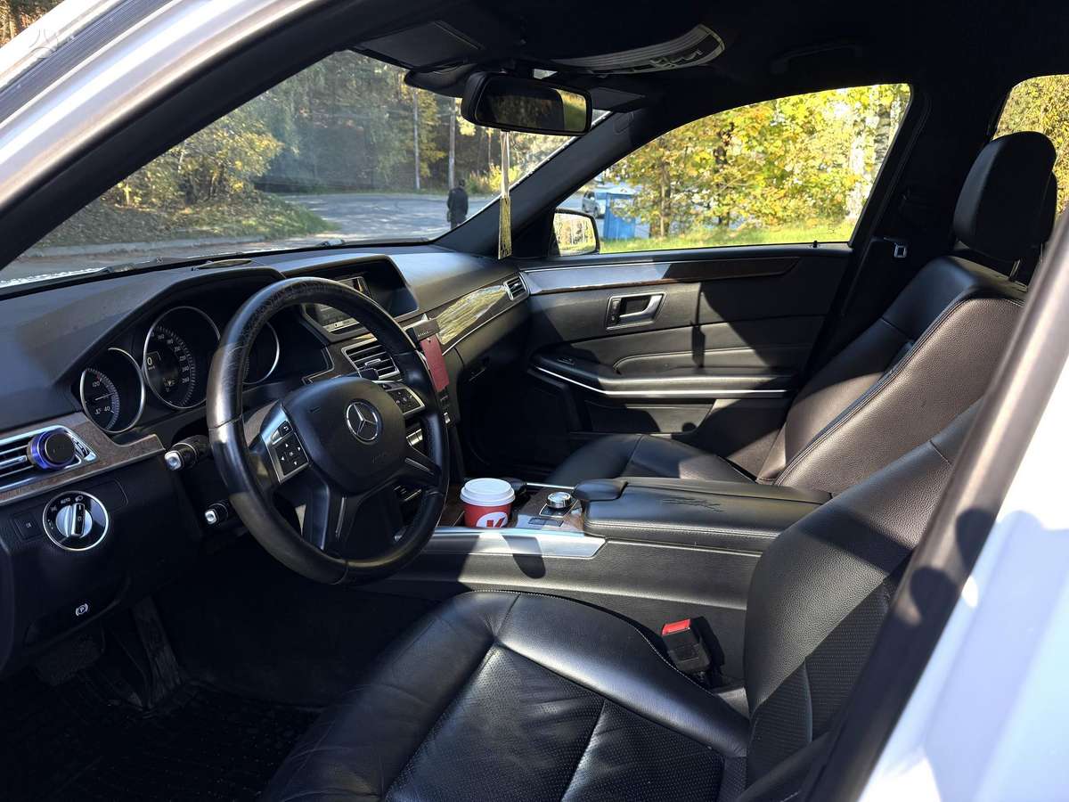 Mercedes-Benz E200 2014 — photo 7