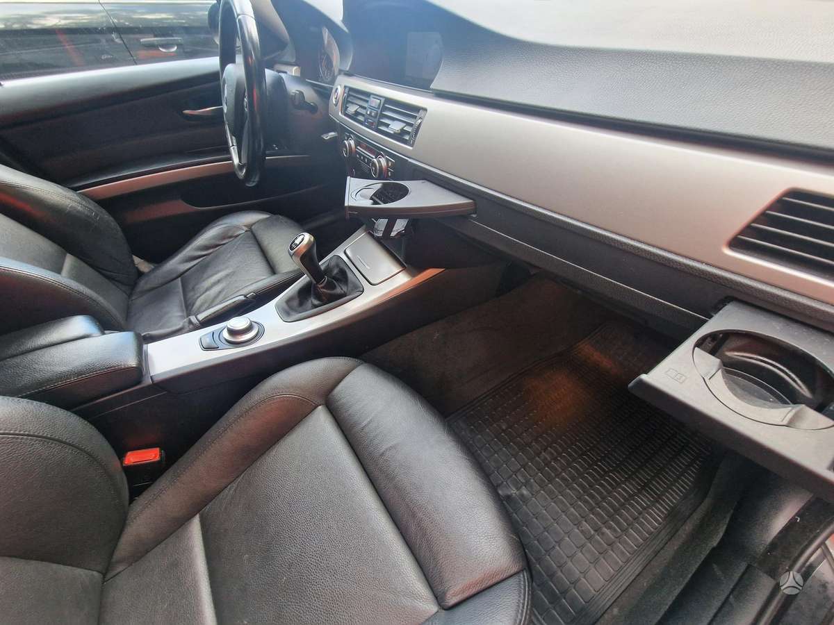 BMW 320 2008 — photo 10