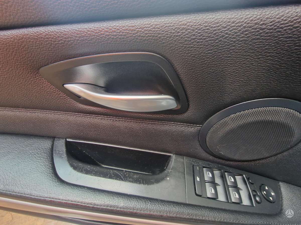 BMW 320 2008 — photo 17
