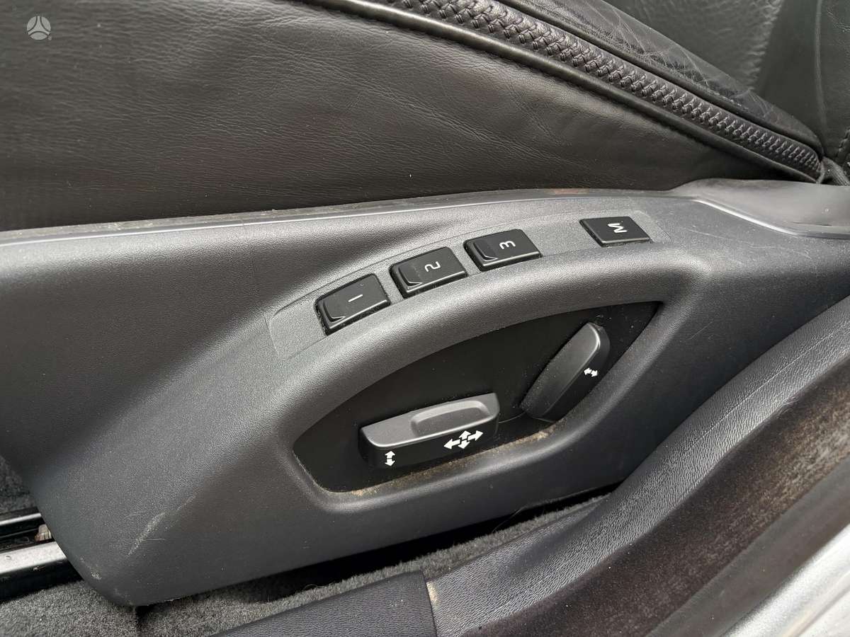 Volvo XC70 2012 — photo 14