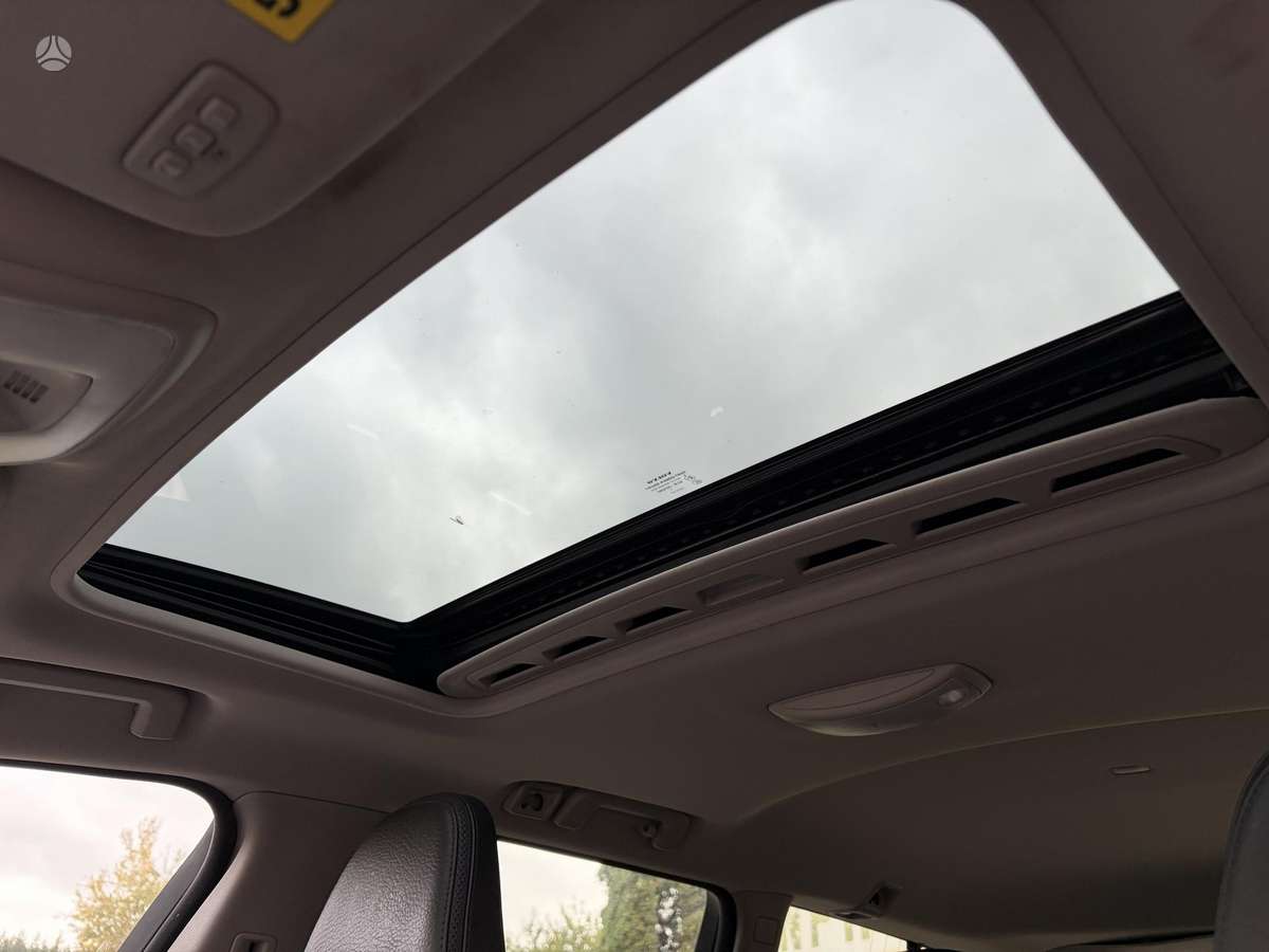 Volvo XC70 2012 — photo 16