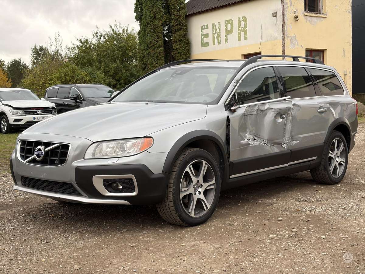 Volvo XC70 2012 — photo 8