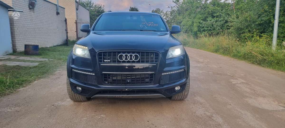 Audi Q7 2013 — rear view
