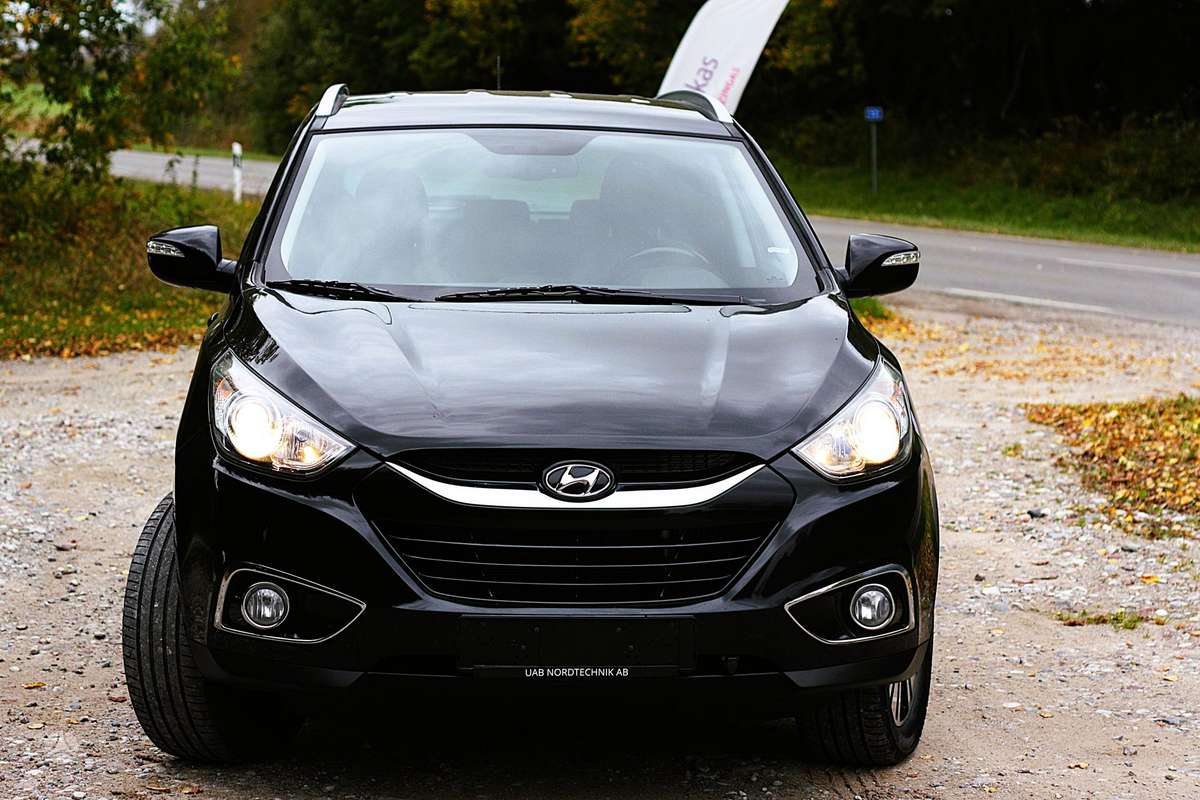 Hyundai ix35 2013 — двигун 2000 cm³, 184 HP (135kW)