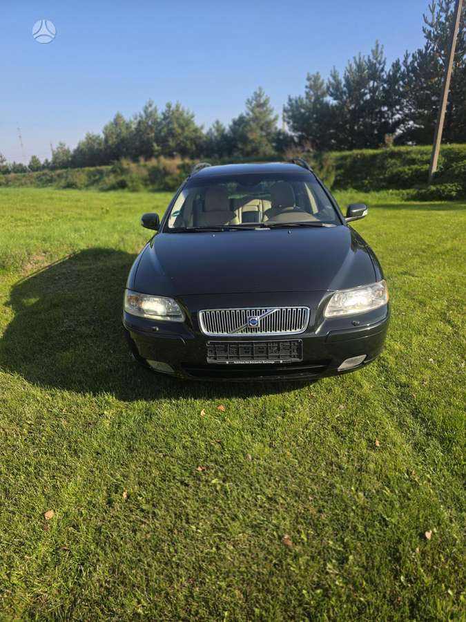 Volvo V70 2007 — вигляд ззаду