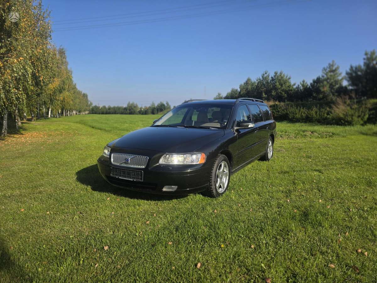 Volvo V70 2007 — салон