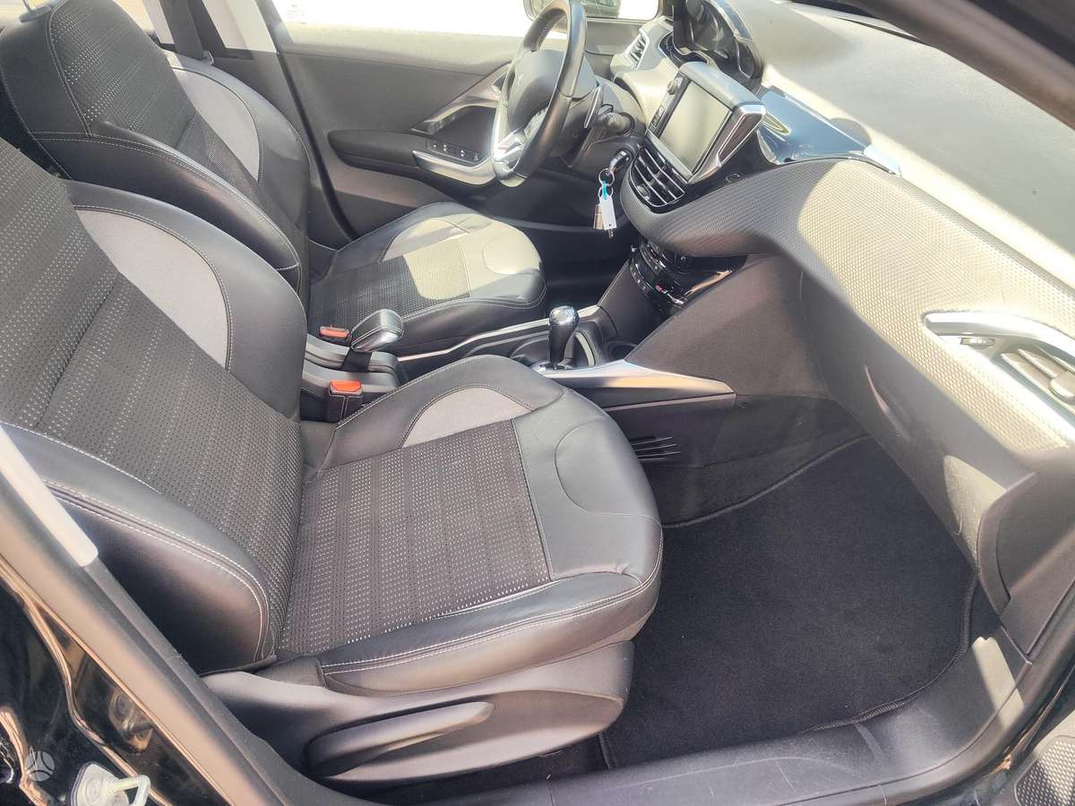 Peugeot 2008 2014 — photo 11