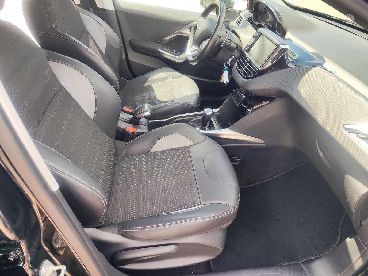 Peugeot 2008 2014 — photo 13