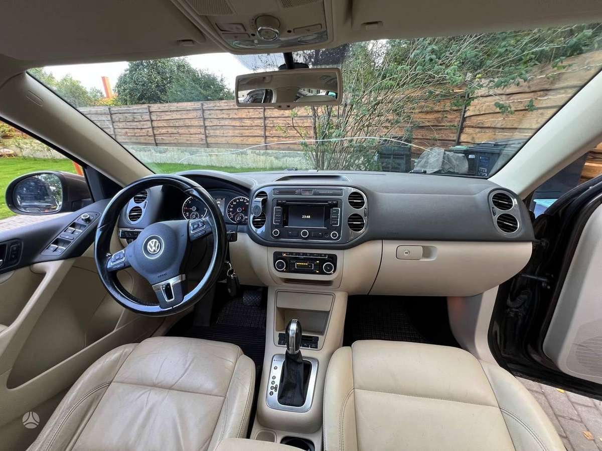 Volkswagen Tiguan 2011 — photo 12