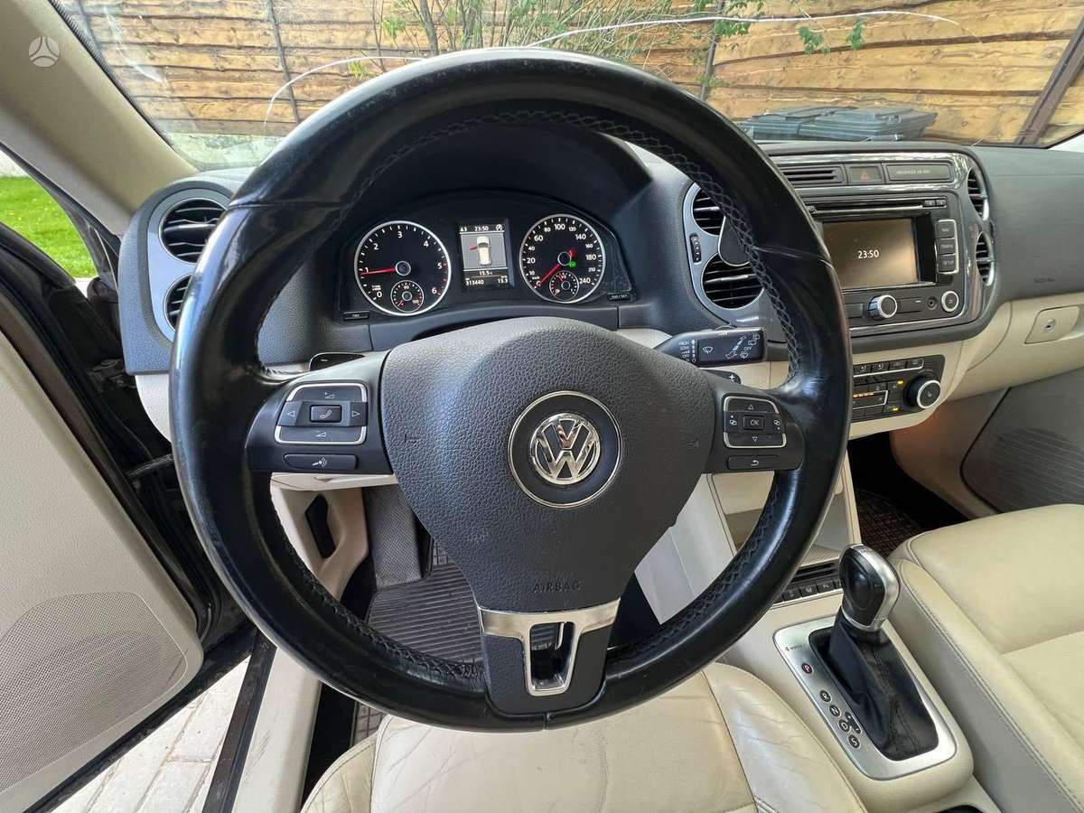 Volkswagen Tiguan 2011 — photo 17