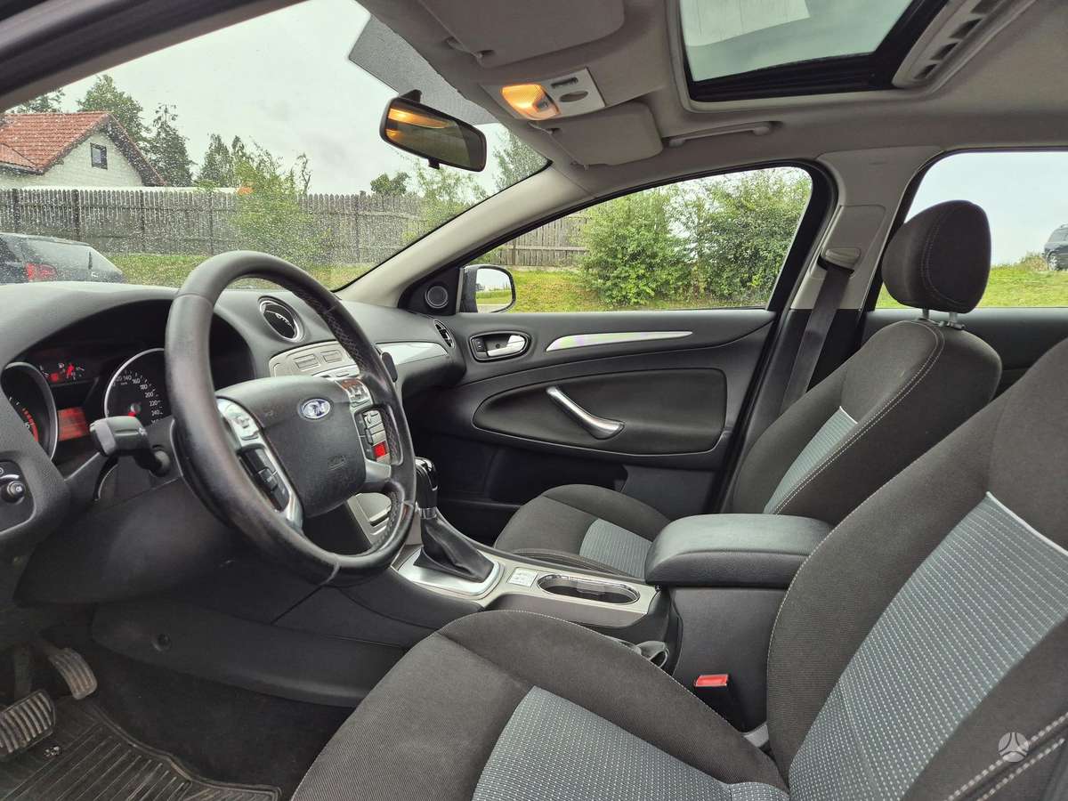 Ford Mondeo 2010 — photo 10